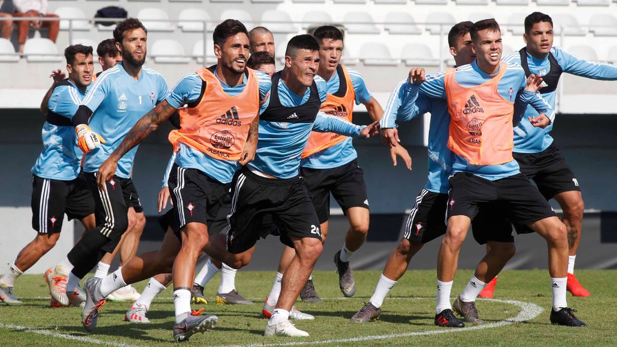 grupo-defensa-entrenamiento-celta-vigo-a-toxa-portonovo-160719.jpg