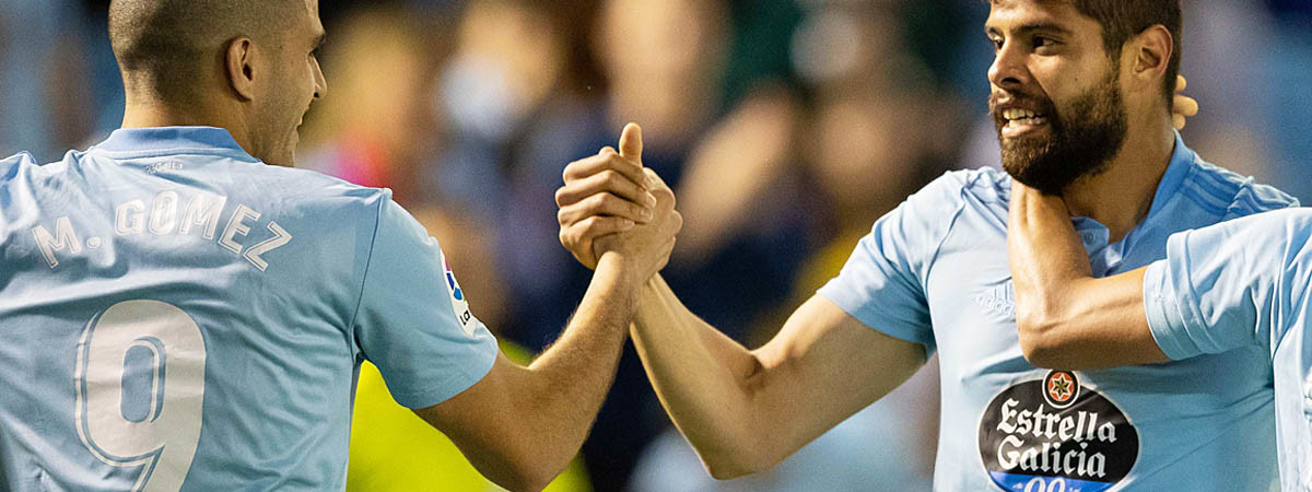 maxi-gomez-nestor-araujo-celta-saludo-2018-2019.jpg